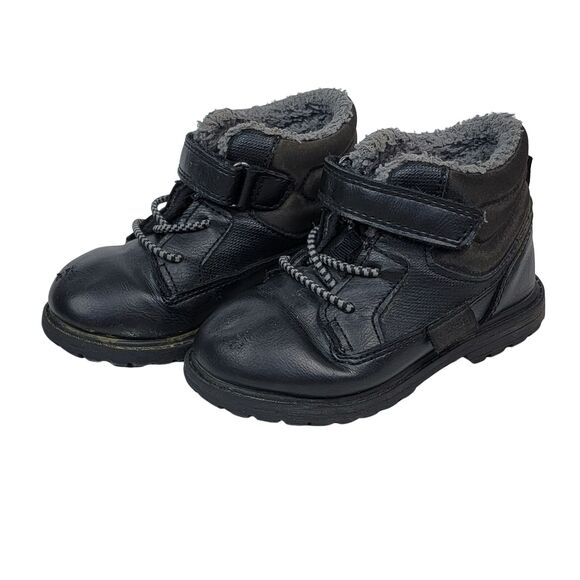 OshKosh Black Tallow Boots Boys Sz 7 Gray Faux Leather Fur Lined Lug Sole Shoes - Picture 3 of 7